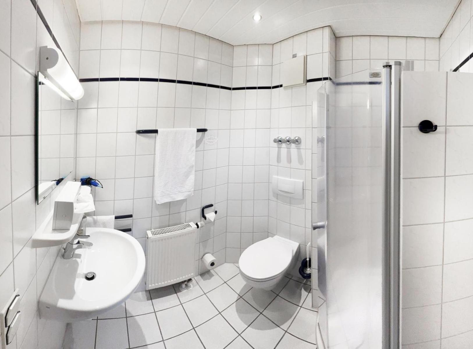 Hotel Schoene Aussicht Гисен Экстерьер фото