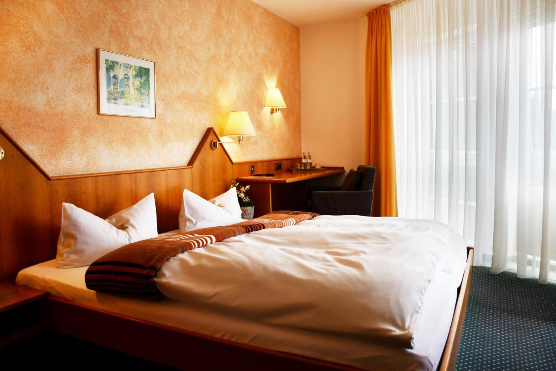 Hotel Schoene Aussicht Гисен Экстерьер фото