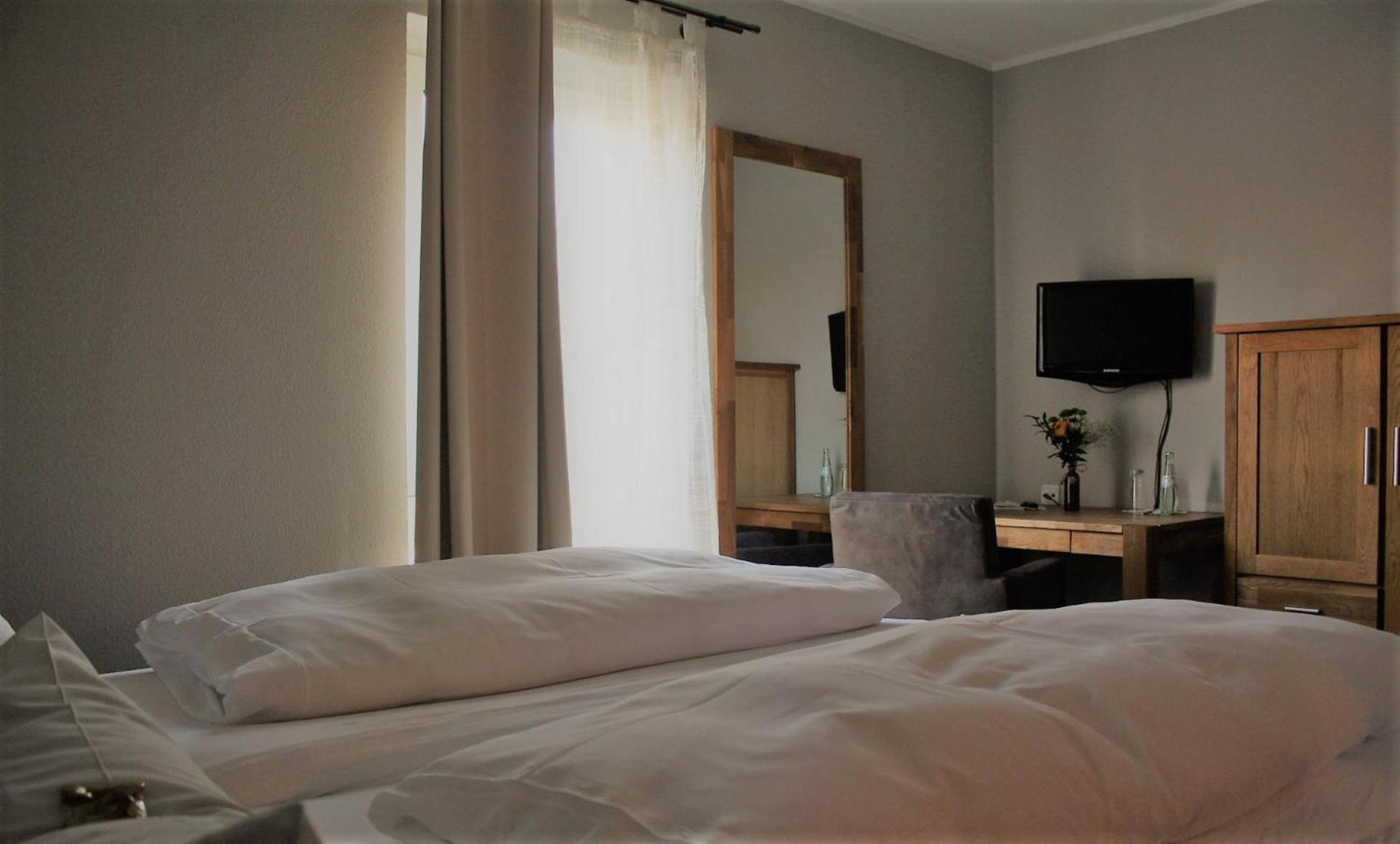 Hotel Schoene Aussicht Гисен Экстерьер фото
